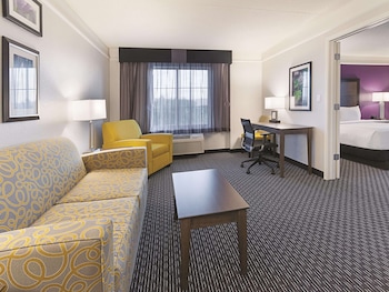 Suite, 1 King Bed, Non Smoking