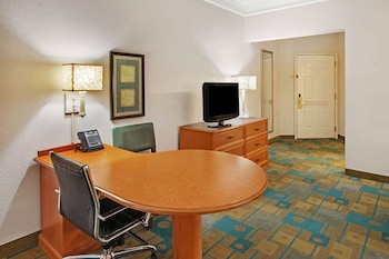 Deluxe Room, 1 King Bed, Non Smoking