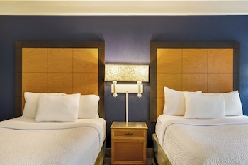Deluxe Room, 2 Double Beds, Non Smoking