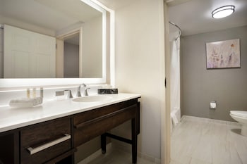 Suite, Multiple Beds, Kitchen