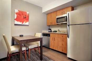 Suite, Multiple Beds, Kitchen