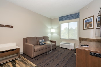 Suite, Multiple Beds, Kitchenette