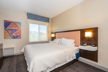Suite, 1 King Bed with Sofa bed, Accessible (Mobility & Hearing)