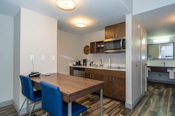 Suite, 1 King Bed with Sofa bed, Kitchenette