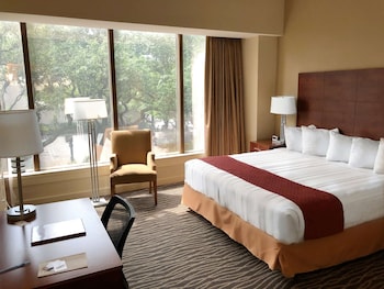 Suite, 1 Queen Bed, City View, Corner (with Sofabed)