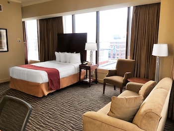 Suite, 1 Queen Bed, City View, Corner (with Sofabed)
