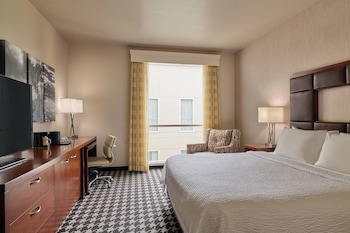 Standard Room, 1 King Bed (Hearing Accessible)