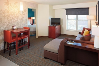 Suite, 1 Bedroom (Mobility Accessible, Roll-in Shower)