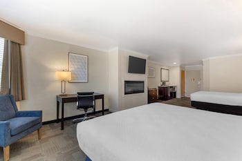 Standard Room, Multiple Beds, Non Smoking, Fireplace