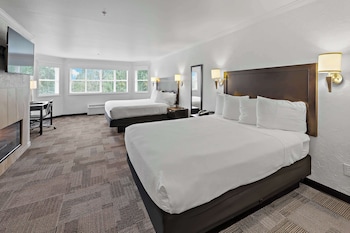 Standard Room, Multiple Beds, Non Smoking, Refrigerator & Microwave