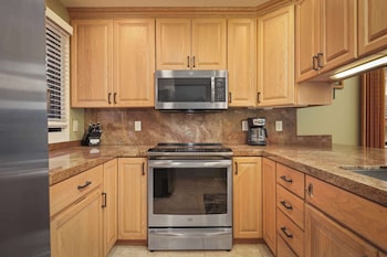 House, 2 Bedrooms, 2 Bathrooms (Private)