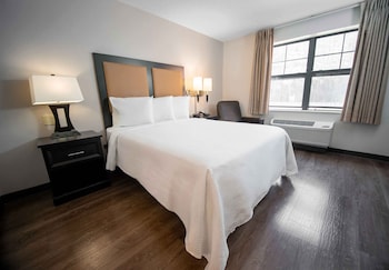 Premium Studio, 1 Queen Bed with Sofa bed, Non Smoking (Premium)