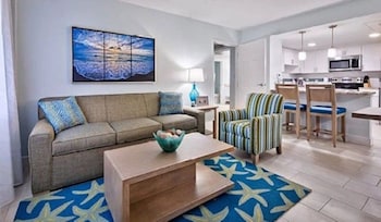 Room, 2 Bedrooms (Street View)
