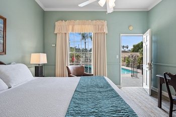 Standard Room, 1 King Bed
