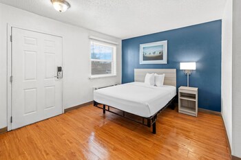 Economy Studio, 1 Queen Bed, Non Smoking