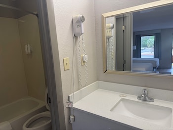 Standard Room, 1 Queen Bed