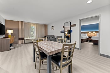Suite, Multiple Beds