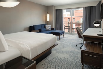 Room, 1 King Bed, Balcony