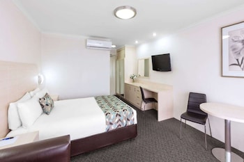 Deluxe Room, 1 Queen Bed, Non Smoking