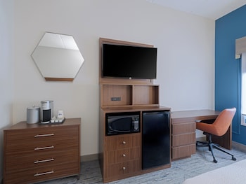 Standard Room, 2 Queen Beds, Accessible (Comm, Tub)