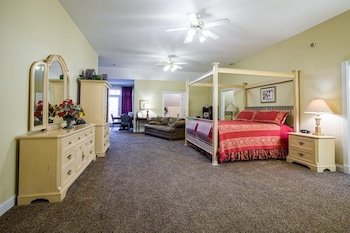 Cardinal Suite