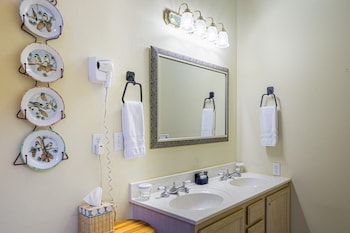 Chickadee Suite