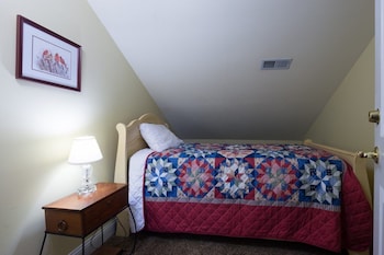 Cardinal Suite