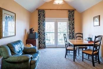 Oriole Suite
