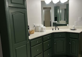 Hummingbird Suite