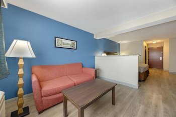 Suite, 1 King Bed, Non Smoking, Refrigerator & Microwave