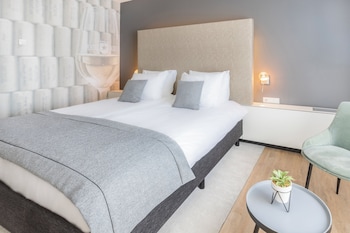 Standard Room, 1 Queen Bed
