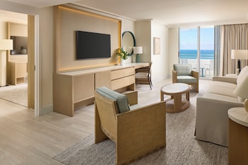 Suite, 1 King Bed, Balcony, Oceanfront