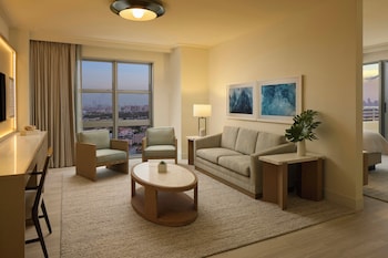 Suite, Bay View