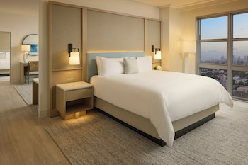 Suite, Bay View