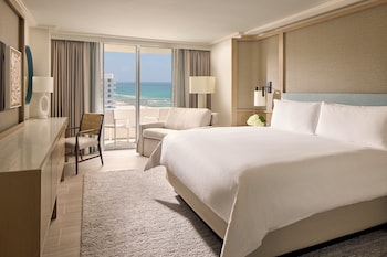 Room, 1 King Bed with Sofa bed, Balcony, Oceanfront
