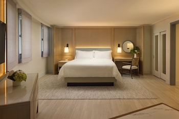 Studio Suite, City View (Skyline View)