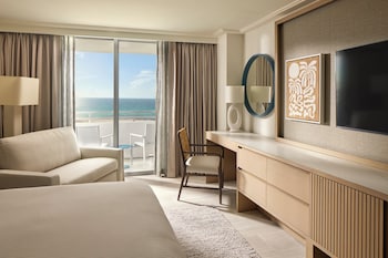 Room, 1 King Bed with Sofa bed, Partial Ocean View