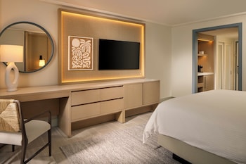 Room, 1 King Bed with Sofa bed, City View (Skyline View)