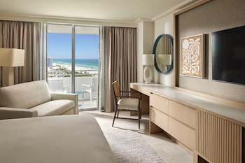 Room, 1 King Bed with Sofa bed, Balcony, Ocean View