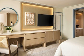 Room, 1 King Bed with Sofa bed, City View (Skyline View)
