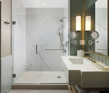 Suite, 1 Bedroom, Balcony, Partial Ocean View