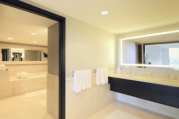 Presidential Suite, Balcony