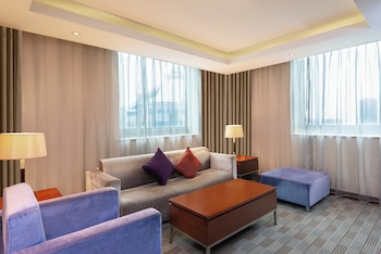 Suite, 1 Bedroom, Accessible, Club Lounge Access (Living Lounge Access)