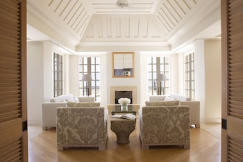 Adonis/Aphrodite Suite with Outdoor Whirlpool