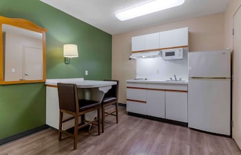 Deluxe Studio, 1 King Bed with Sofa bed, Non Smoking
