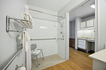 Studio, 1 Queen Bed, Accessible, Non Smoking