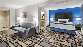 Suite, 1 King Bed, Non Smoking, Kitchenette