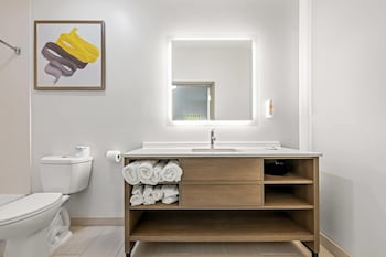 Suite (Double Queen, with sofa and TUB)