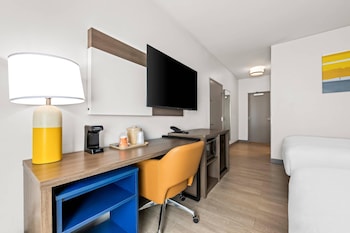 Standard Room, 2 Queen Beds (with Stand-In Shower)