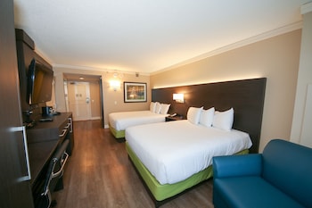 Sunset Tower, 2 Queen Beds